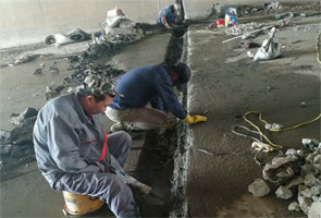吕梁铁路框架桥伸缩缝堵漏